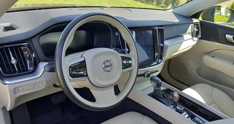 Volvo S60 cena 115500 przebieg: 37866, rok produkcji 2020 z Woźniki małe 121